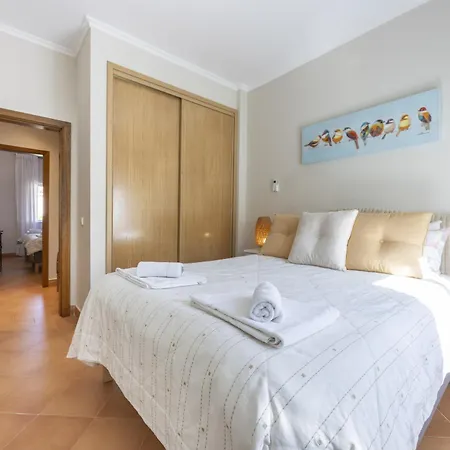 Coolhouses Algarve Luz, Casa Amendoeiras