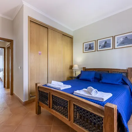 Vila Coolhouses Algarve Luz, Casa Amendoeiras *