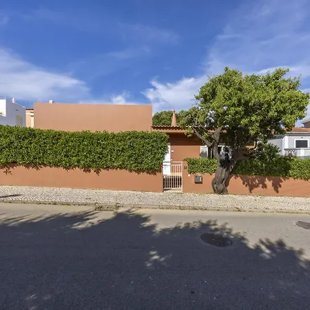 Coolhouses Algarve Luz, Casa Amendoeiras *