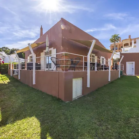 Coolhouses Algarve Luz, Casa Amendoeiras *